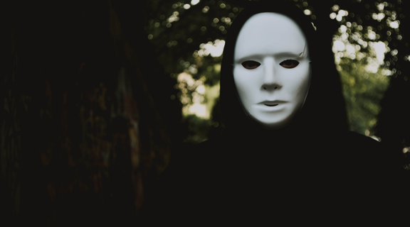 Homepage canva   selective focus photography of person wearing mask